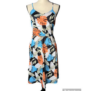Yathon Women's Sundress Size M in Blue Orange and White Leaves with Pockets